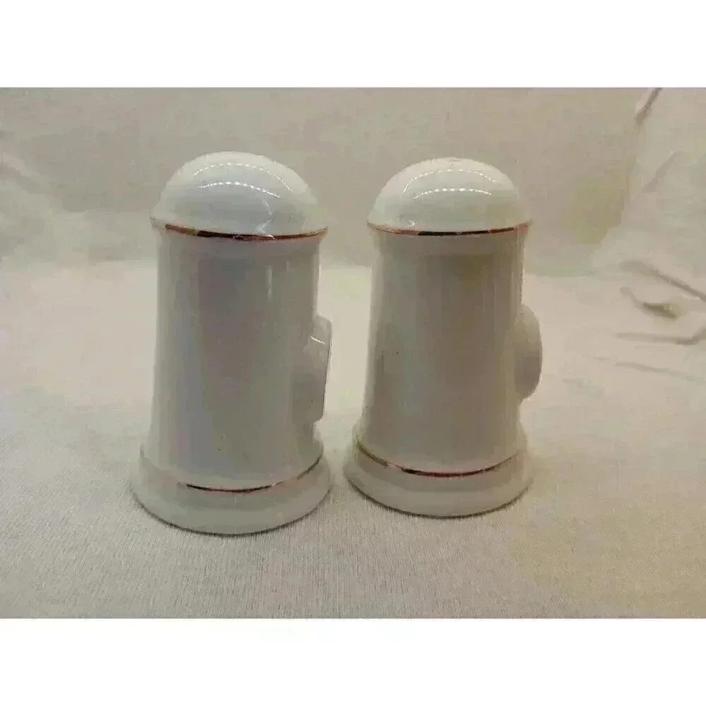 Salt & Pepper Shakers Reno, Nevada - Casino Theme Collectable Home Decor Vtg